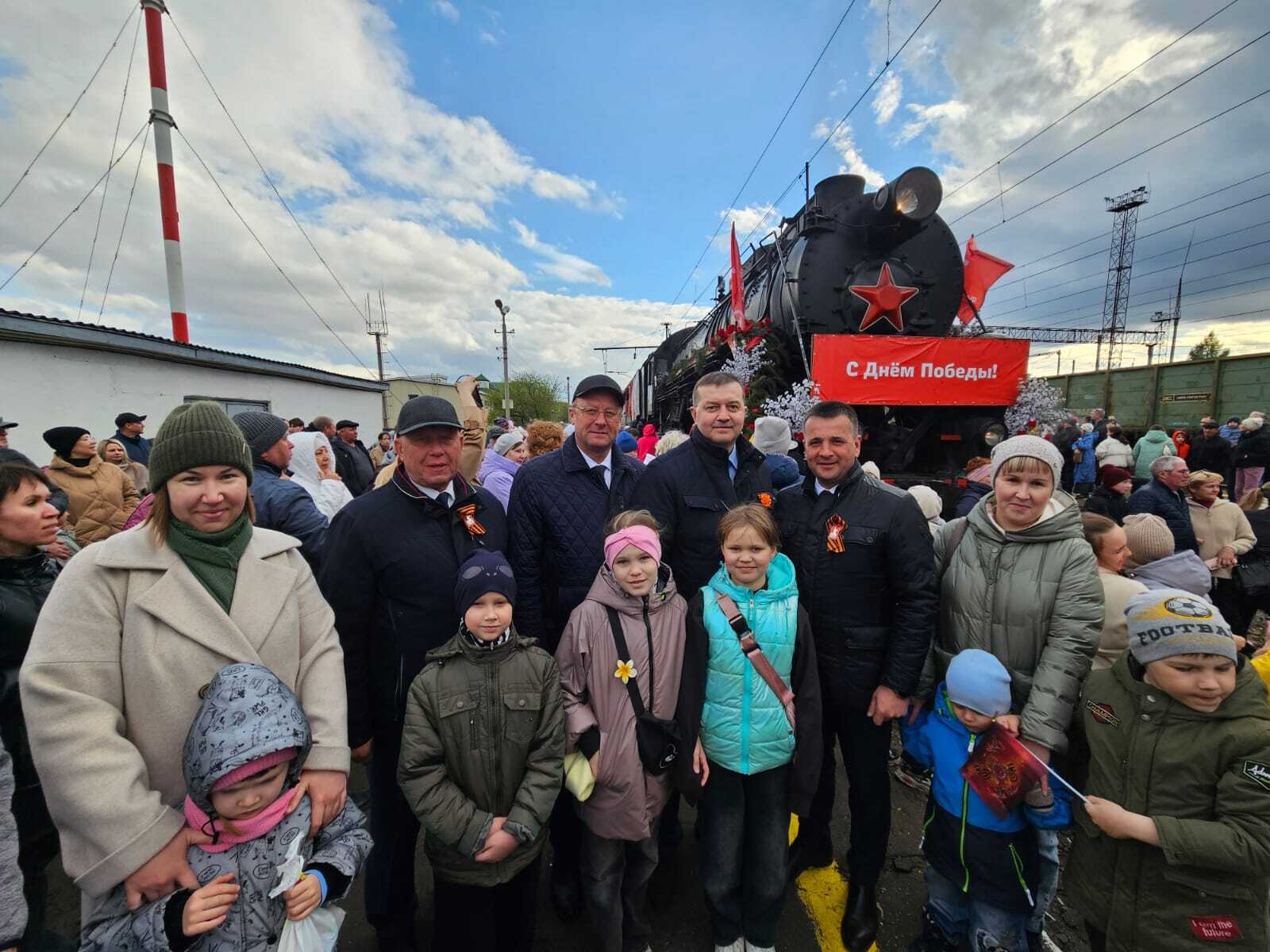 Поезд Победы прибыл в Вятские Поляны..