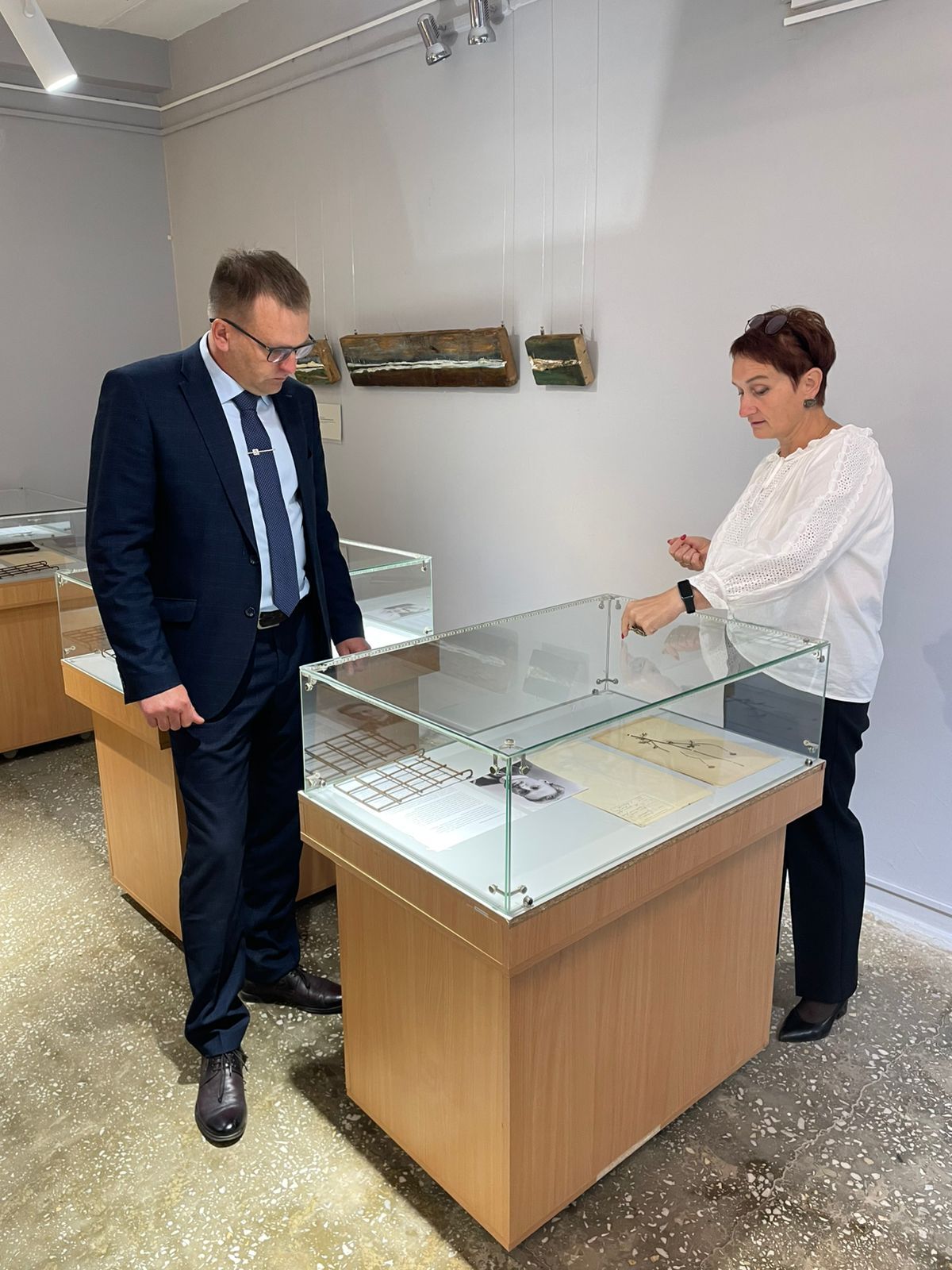 Глава города посетил Вятскополянский исторический музей.
