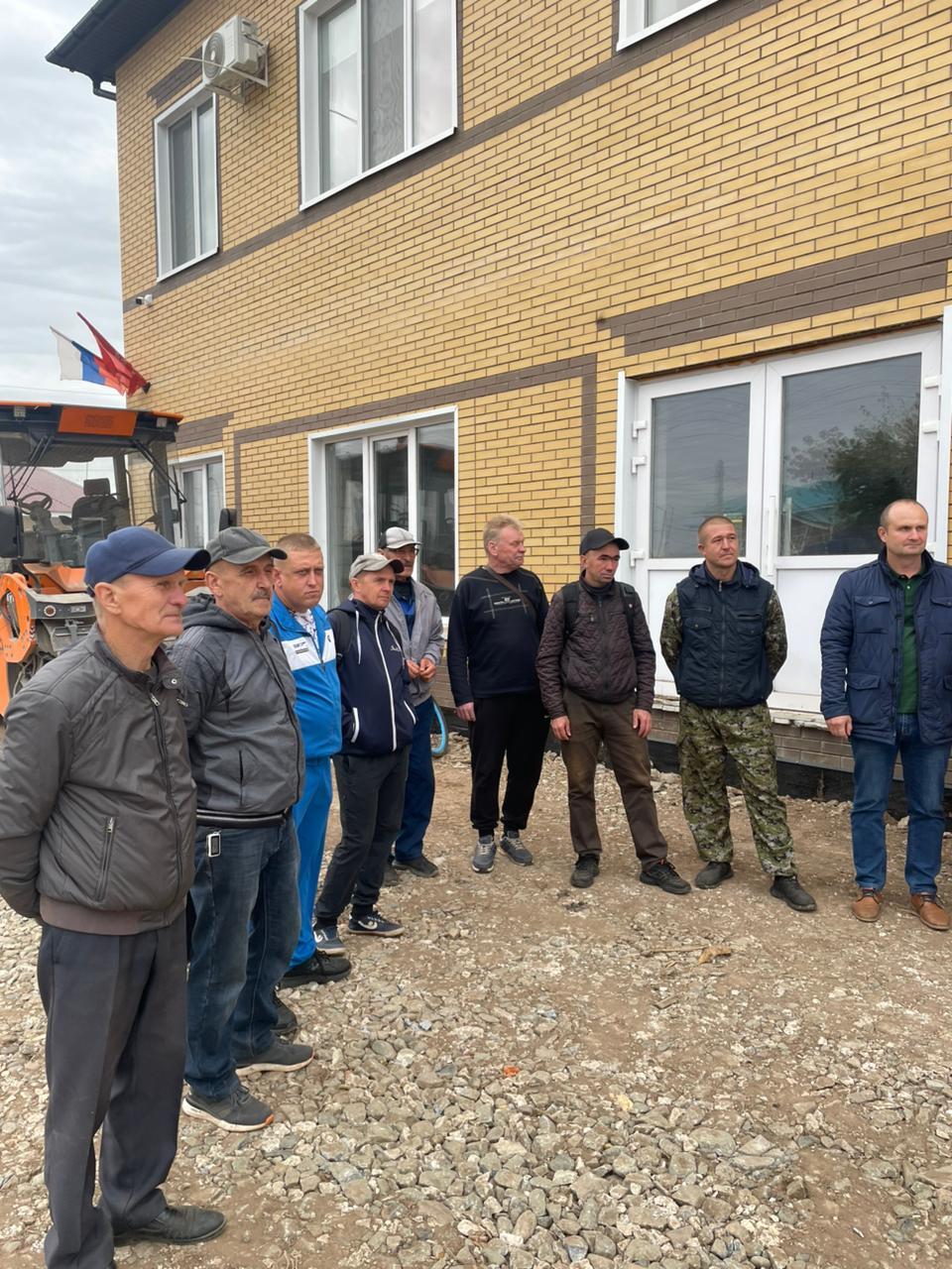 Глава города посетил организации города с рабочим визитом.