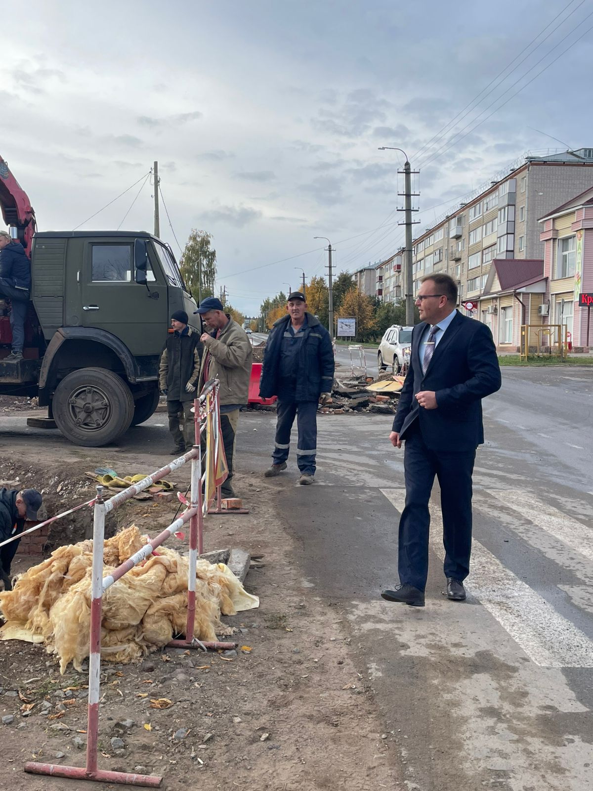 Работы по благоустройству на участке улиц Азина и Советская.