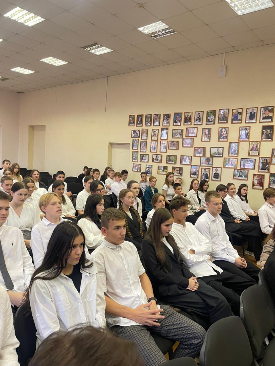 Глава города встретился с учащимися Гимназии..