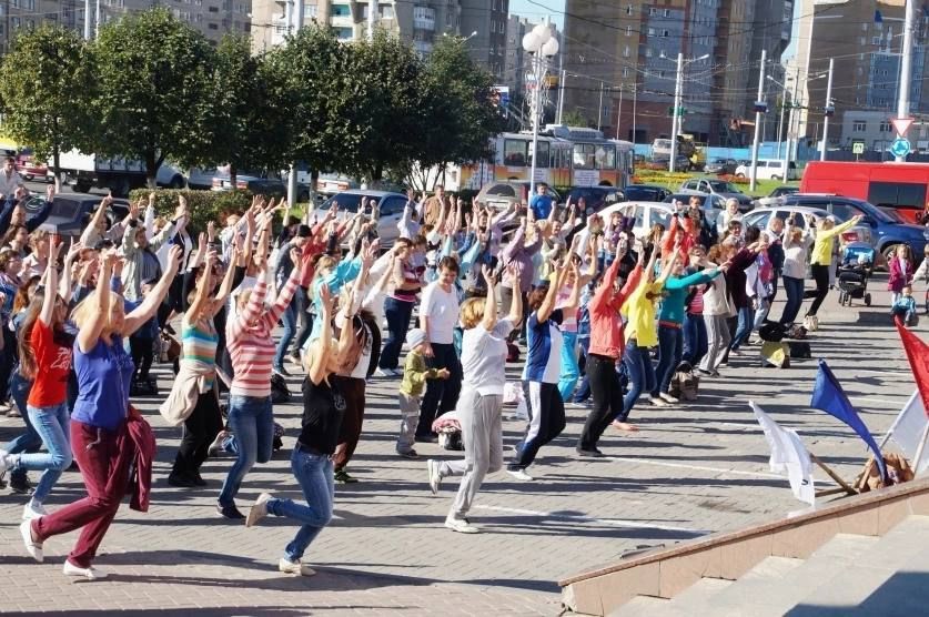 Приглашаем жителей нашего города на массовую зарядку.