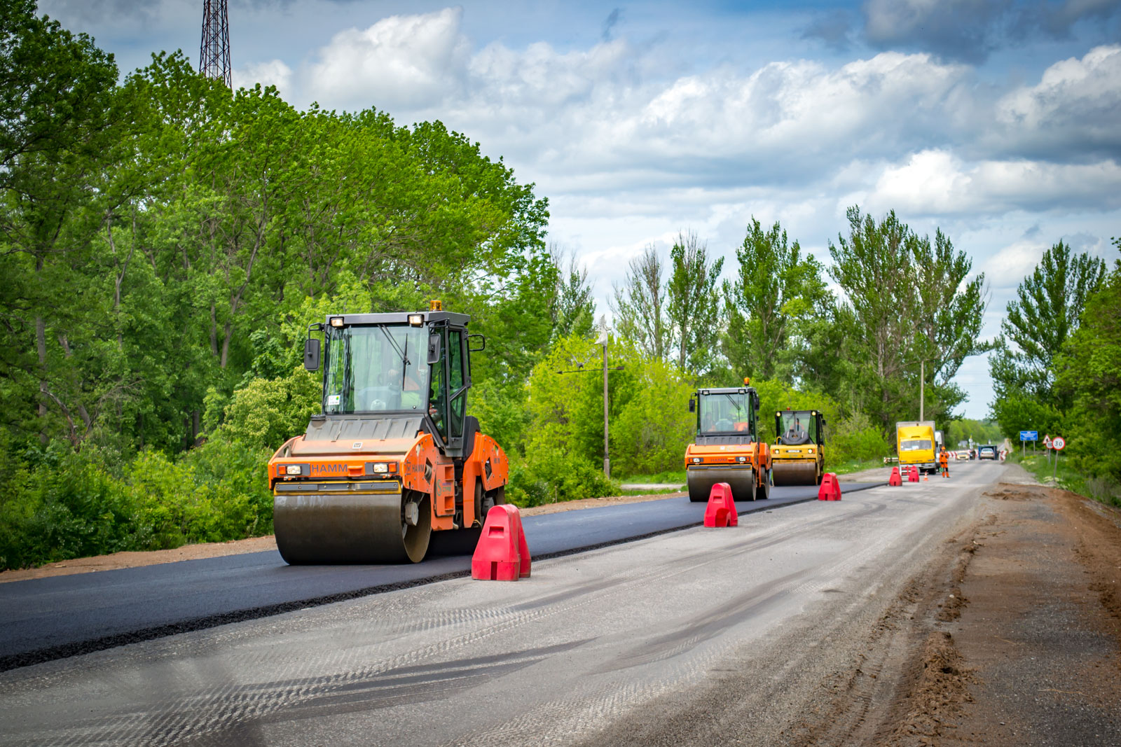 В Кировской области ведется активная работа по приведению дорог в нормативное состояние