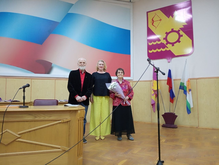 Визит известного писателя Владимира Николаевича Крупина в город Вятские Поляны. Визит известного писателя Владимира Николаевича Крупина в город Вятские Поляны.