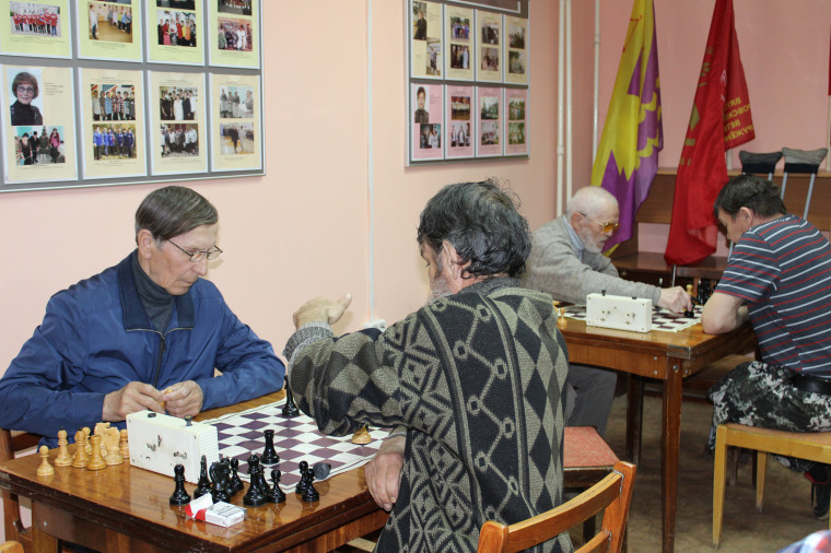 07 мая 2024 года среди ветеранов прошел турнир по шахматам на базе «Вятскополянской городской организации ветеранов».