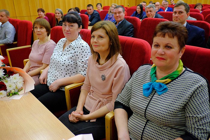 В Кировской области наградили лучших муниципальных служащих.